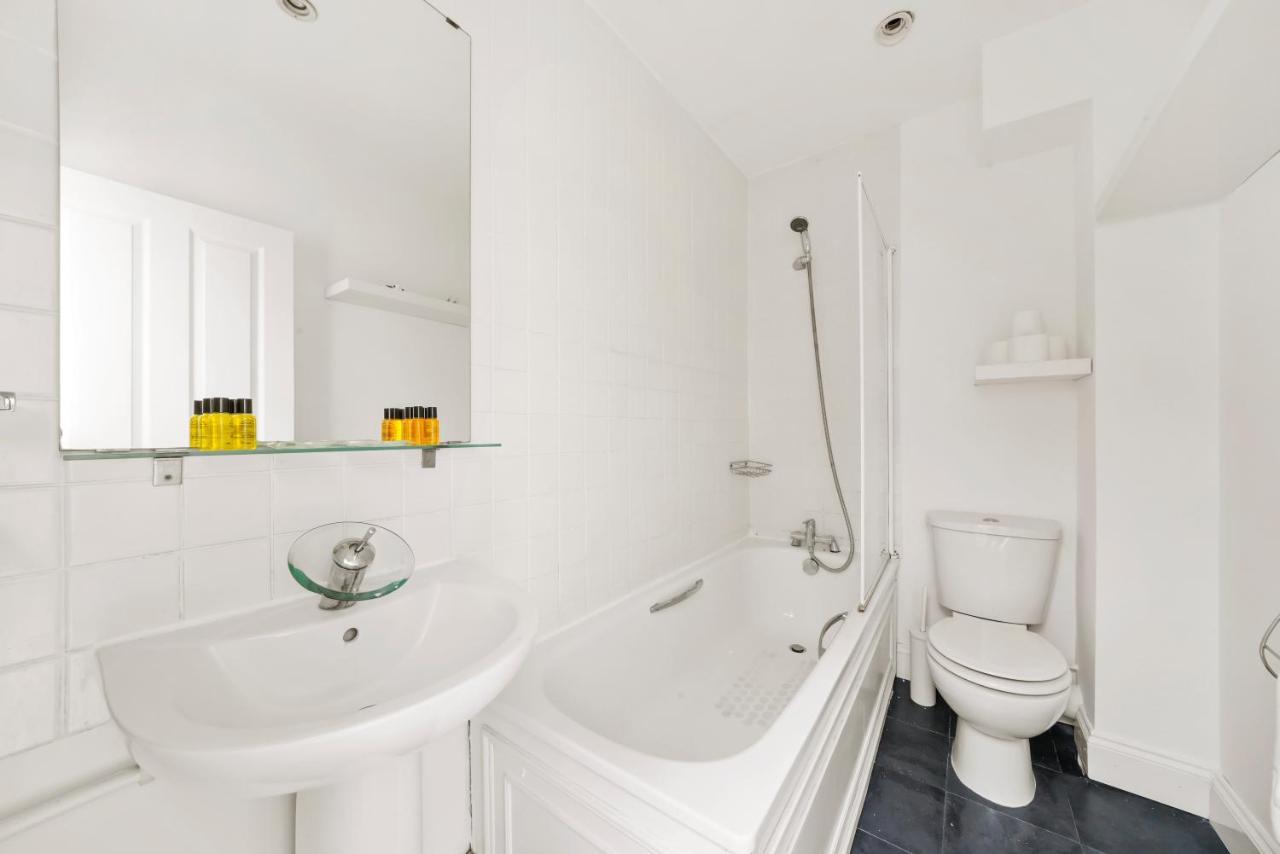 1 & 2 Bed Cosy Apartments Next To Earls Court Free Wifi Londra Exterior foto